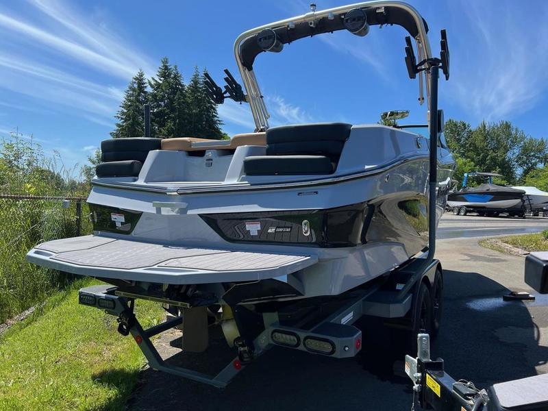 New 2024 MasterCraft XT22