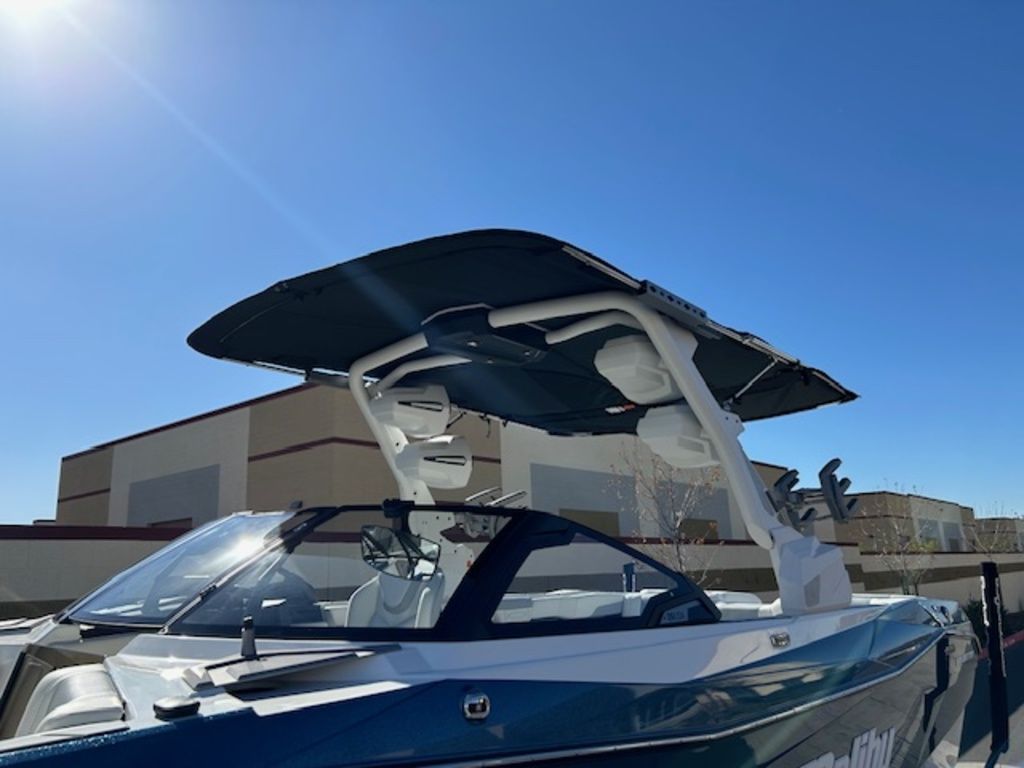 2025 Malibu Boats 26 LSV
