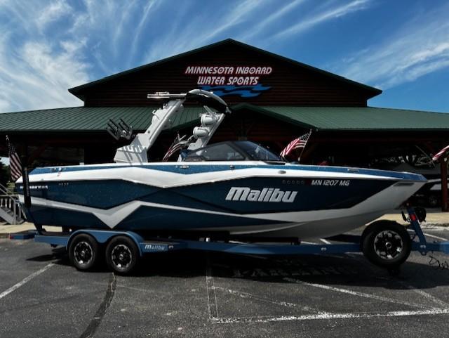 2022 Malibu 25 LSV – LT4, GX Tower, Thruster *Flash Sale*