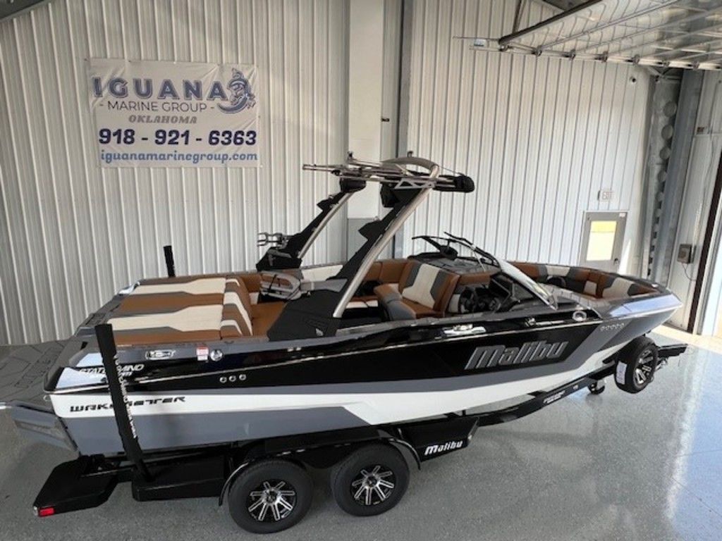 2024 Malibu Boats 21 LX