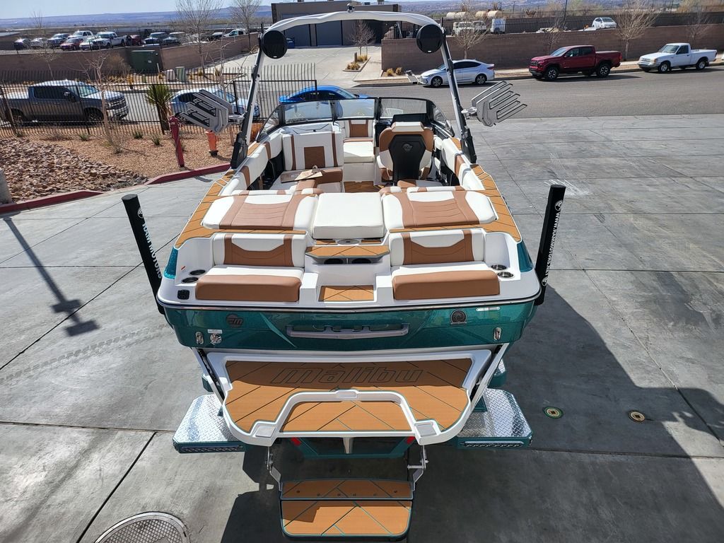2025 Malibu Boats 23 LSV
