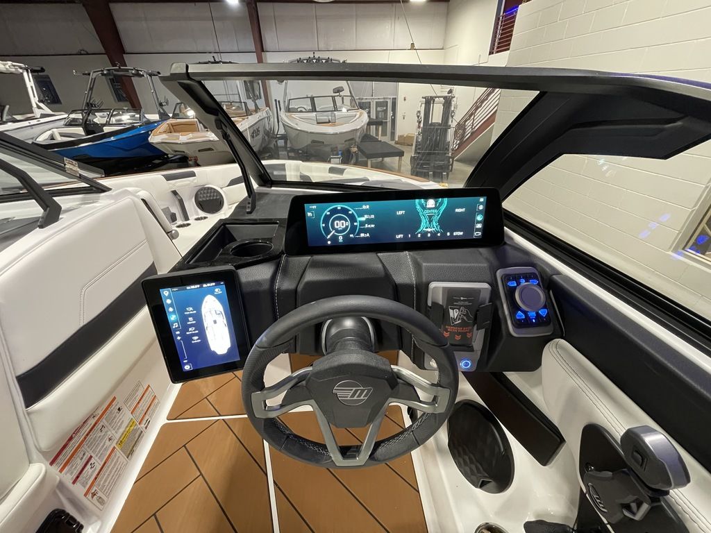 2025 Malibu Boats 26 LSV
