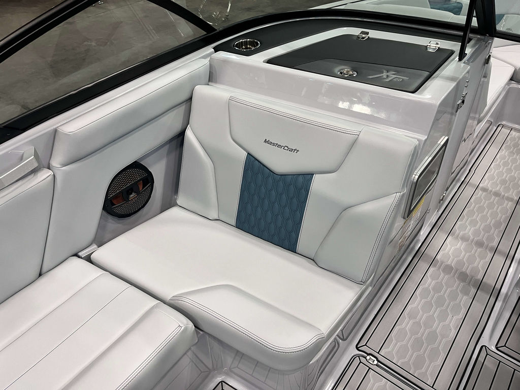 2025 MasterCraft XT23