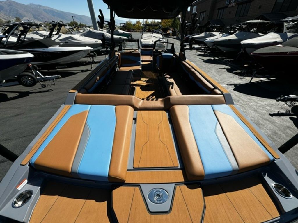 2024 Axis Wake Research T250