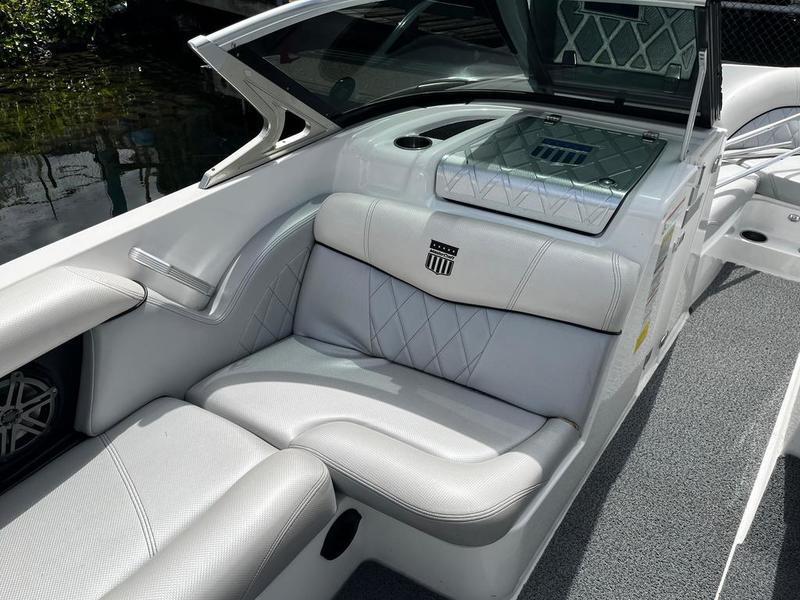 2015 MasterCraft X10