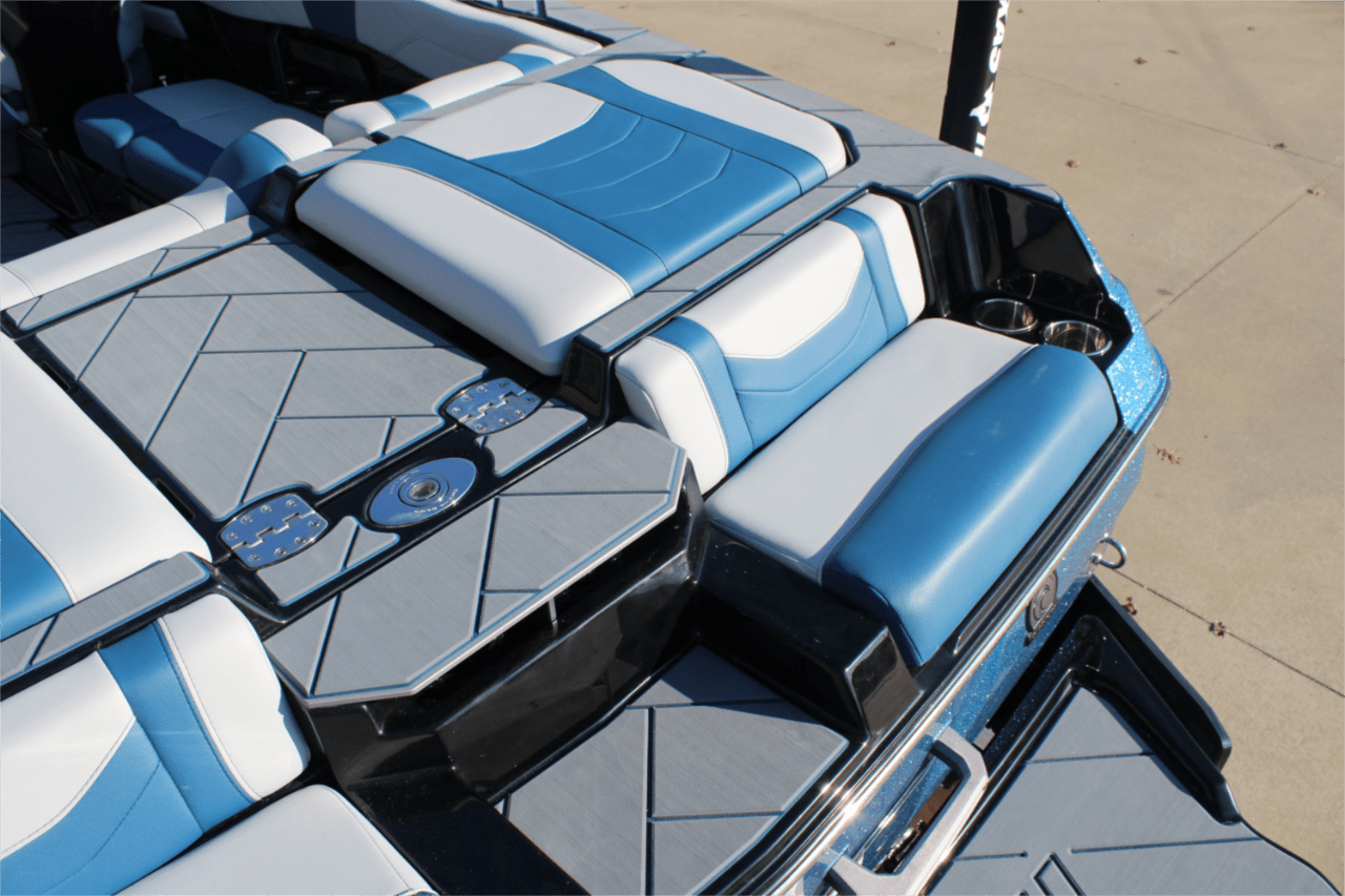 2025 Malibu 23 LSV