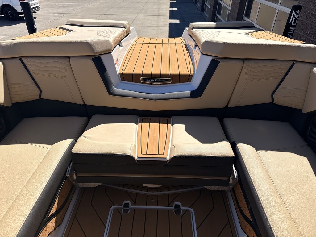 2025 Nautique G25 Centennial Edition