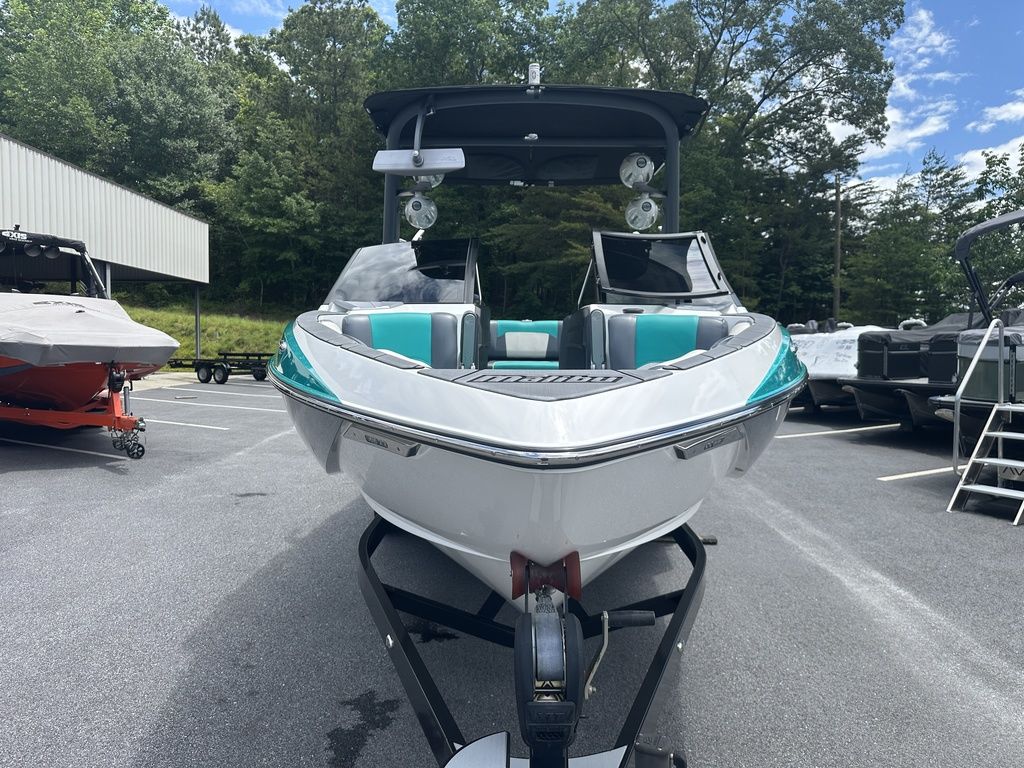 2020 Malibu Boats 25 LSV