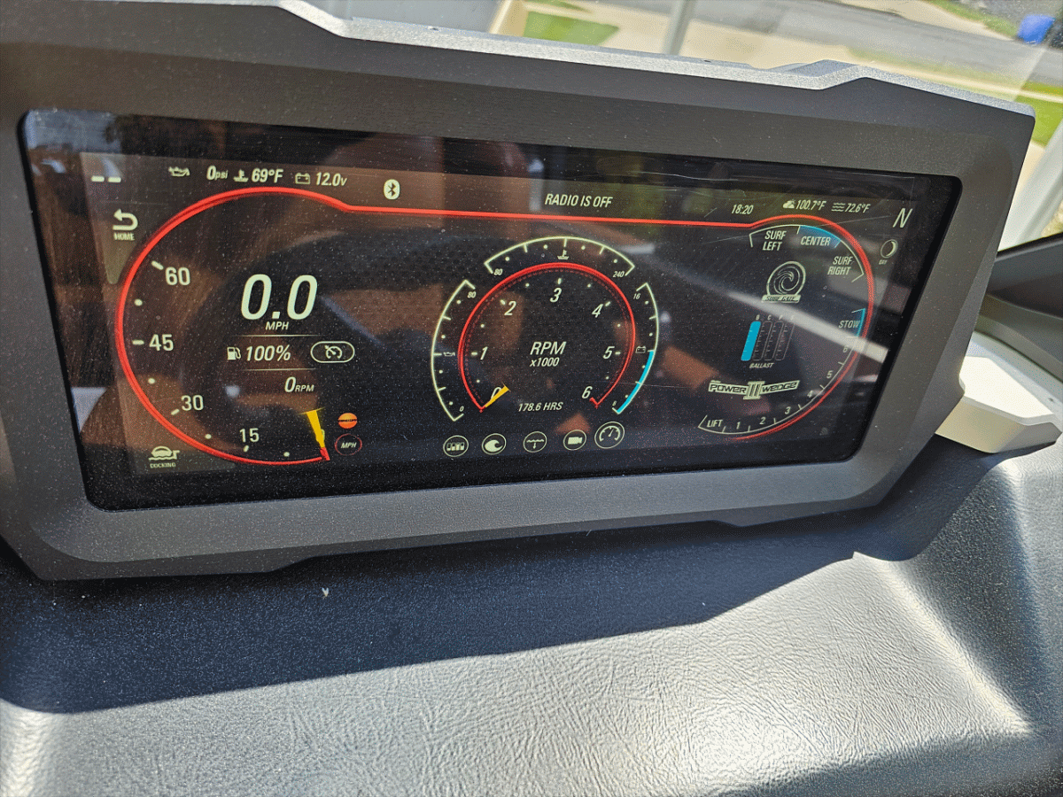 2021 Malibu M220 M6DI engine and upgraded trailer