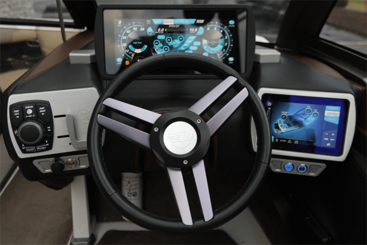 2016 Malibu 20 VTX Wakesetter &#8211; New Arrival!!