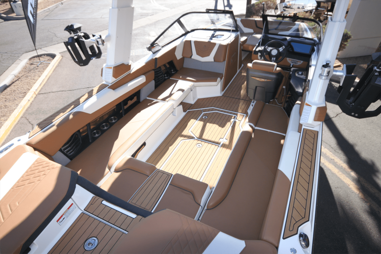 2024 Super Air Nautique G25 &#8211; 118 hours &#8211; Warranty till 8/18/28