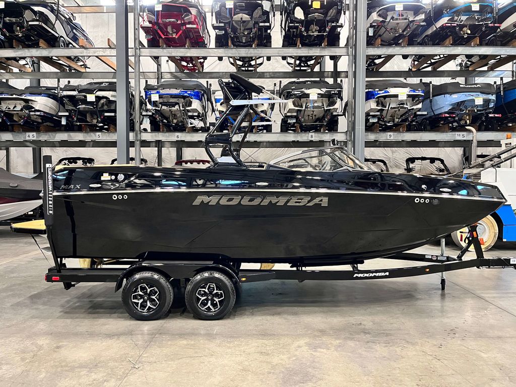2025 MOOMBA Max