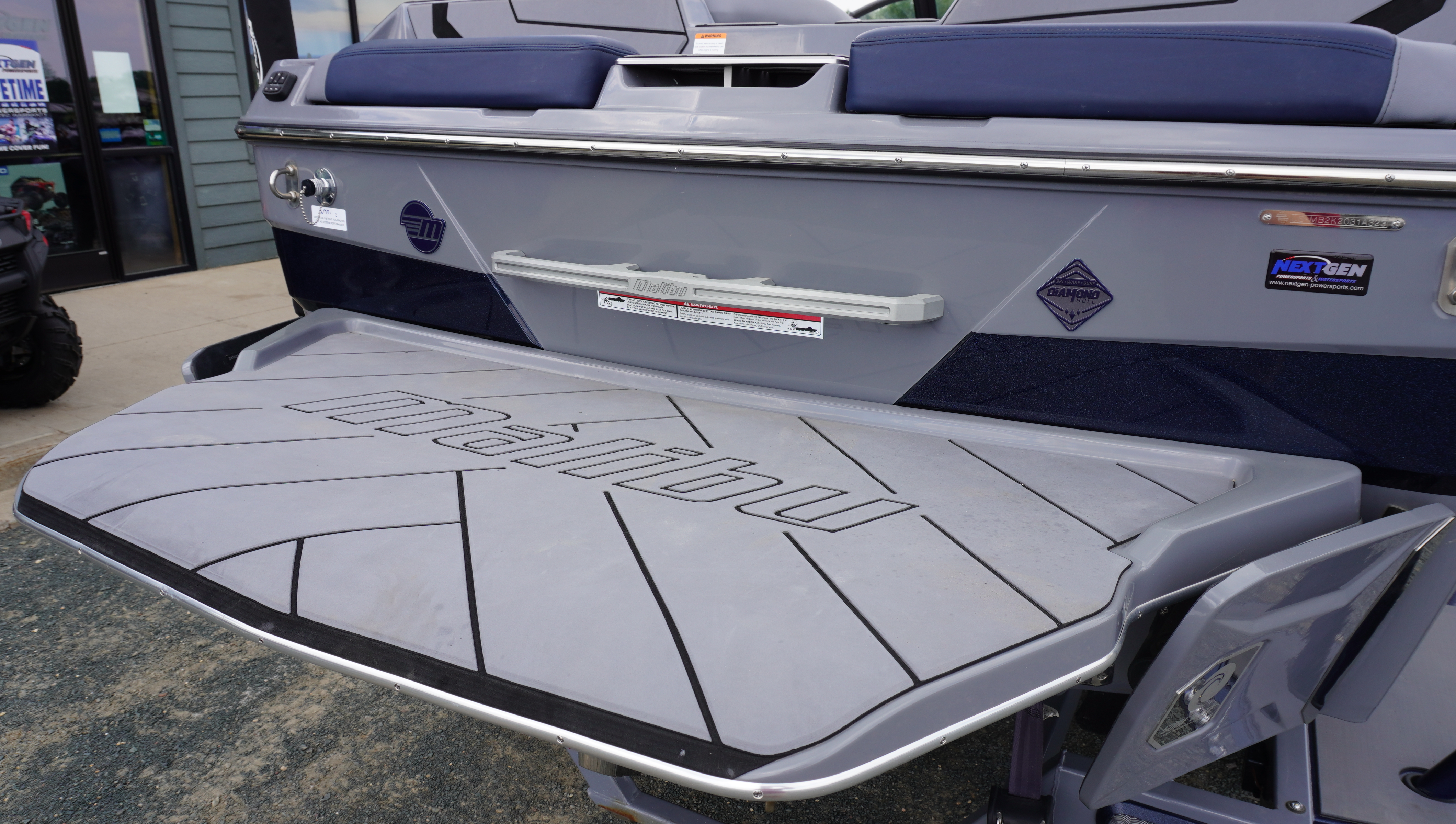 2023 Malibu Boats 22 LSV