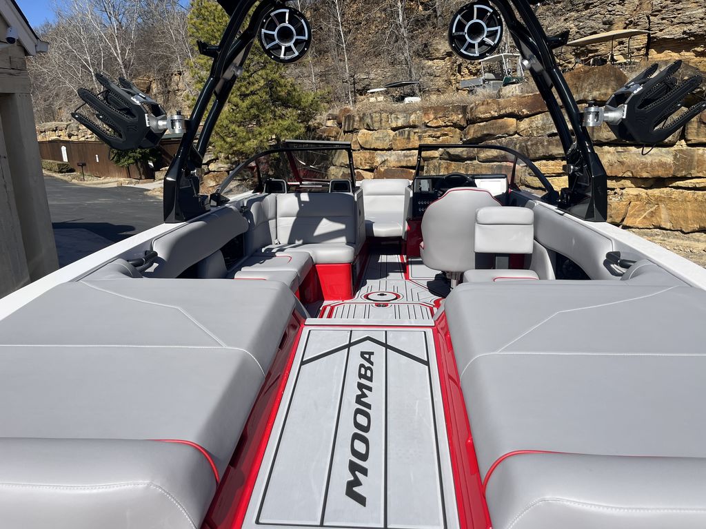 2024 moomba Mojo