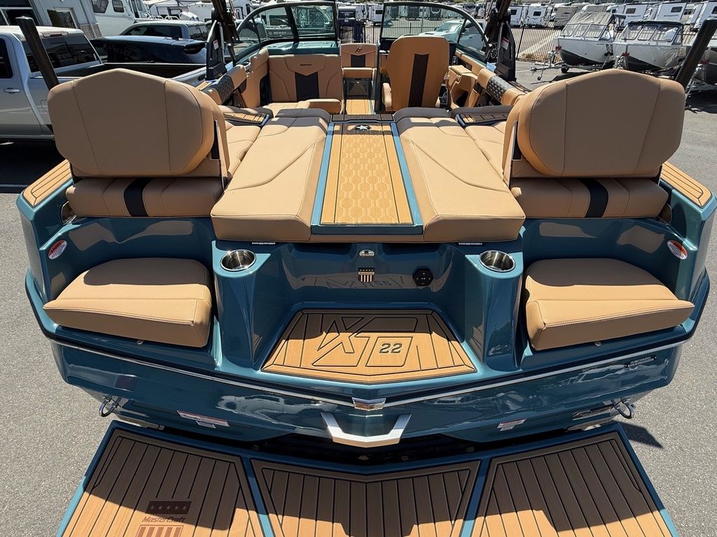 2025 MasterCraft XT22