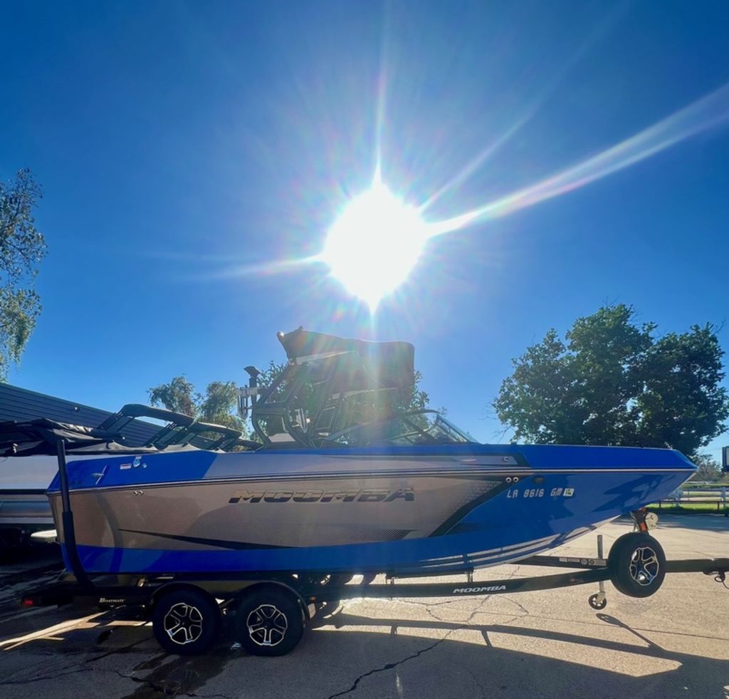 2021 MOOMBA Max