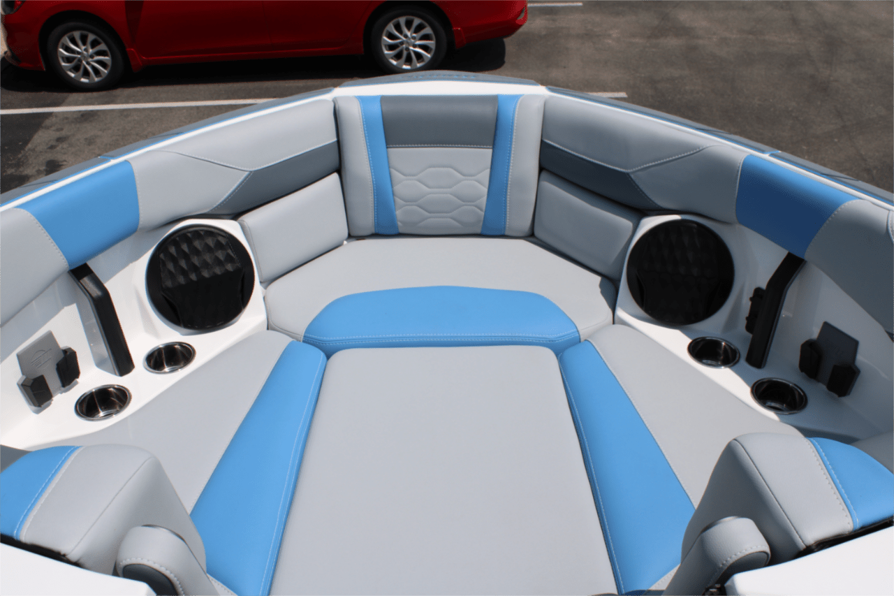 2025 Malibu 23 LSV
