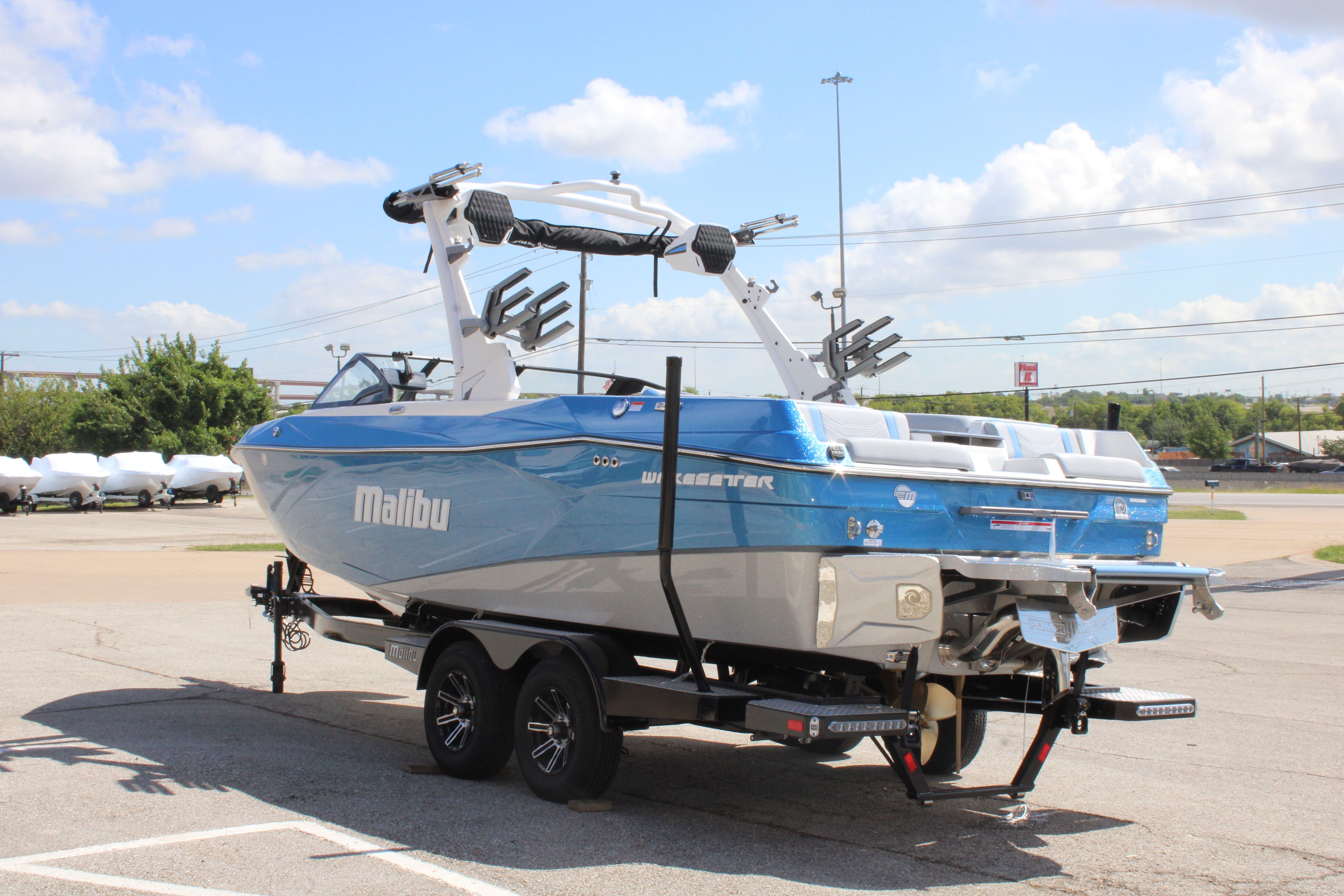 2025 Malibu 23 LSV