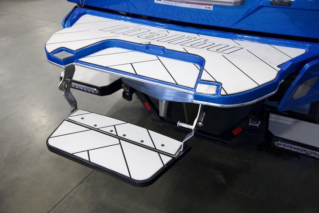 2024 Malibu Boats 23 LSV