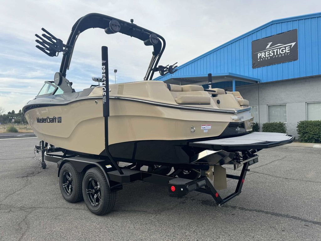 2025 MasterCraft XT22