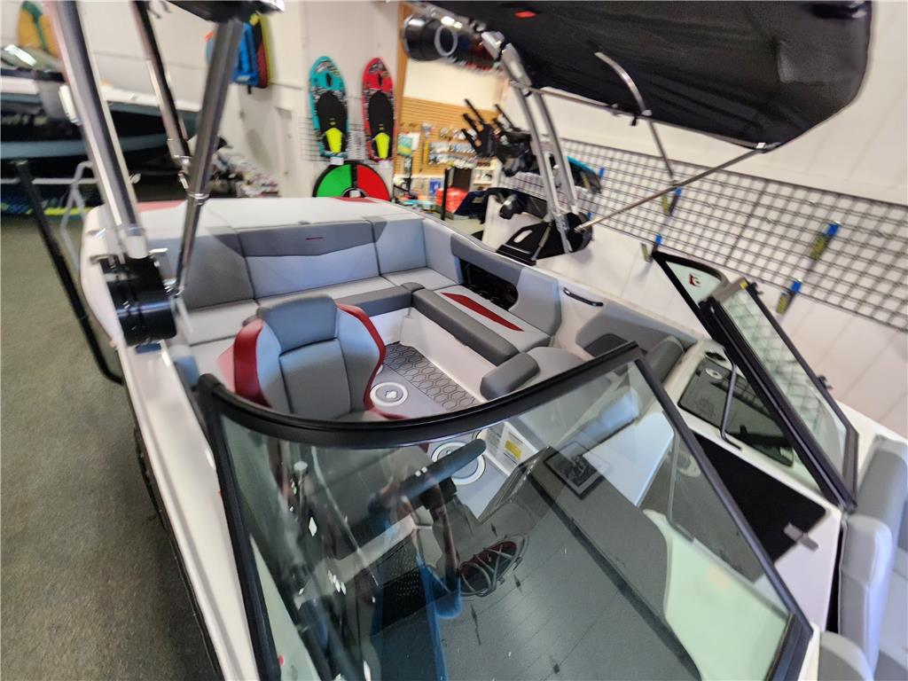 boat.Title