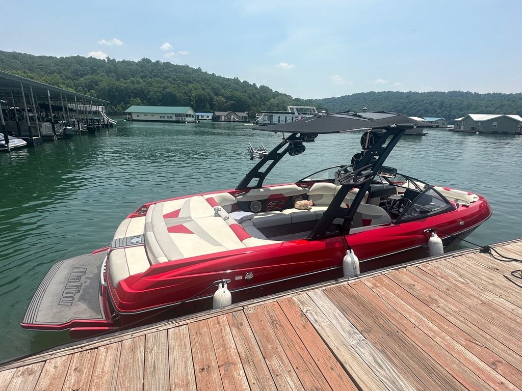 2015 Malibu Boats 22 VLX