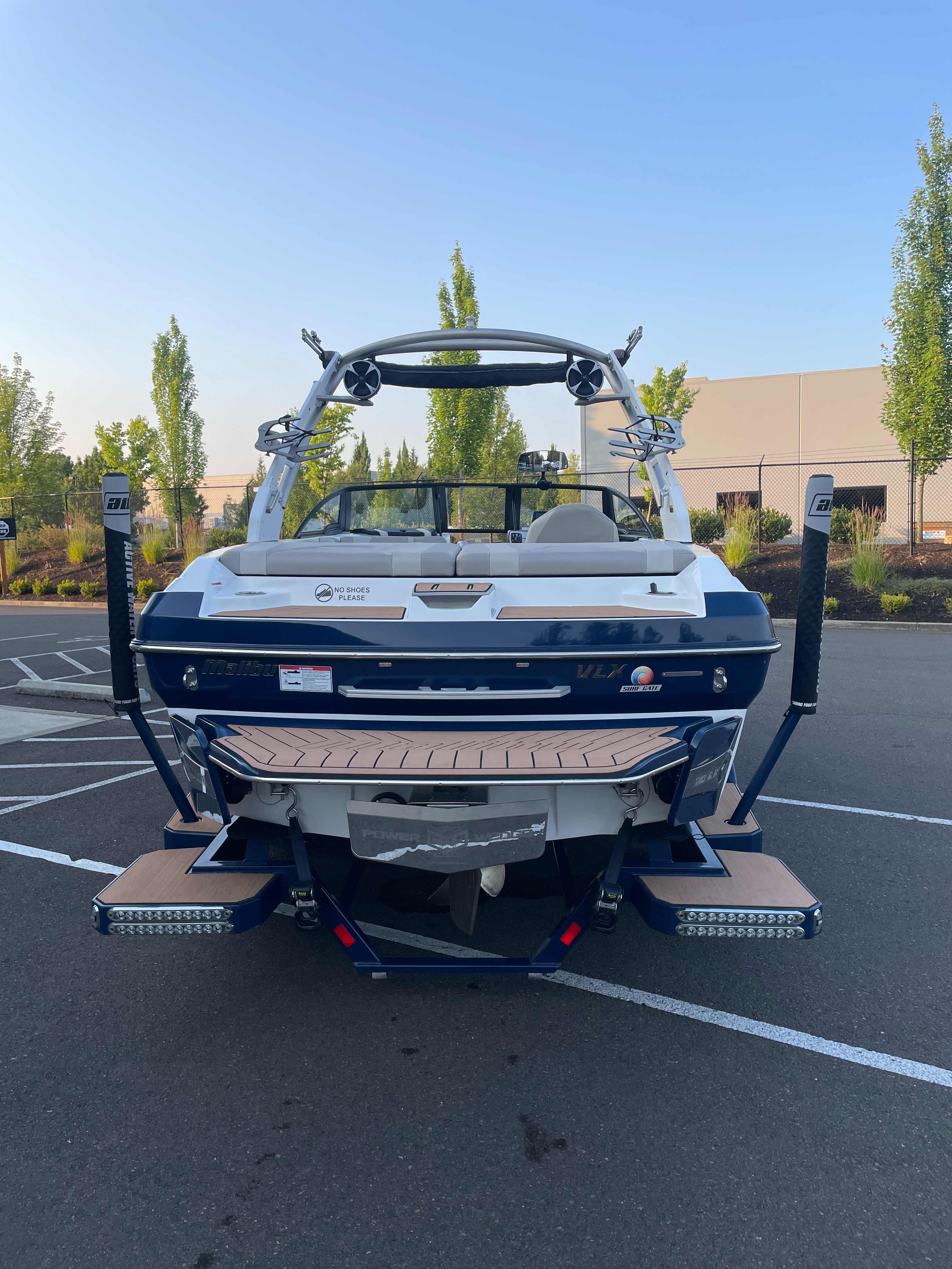 2017 Malibu Wakesetter VLX