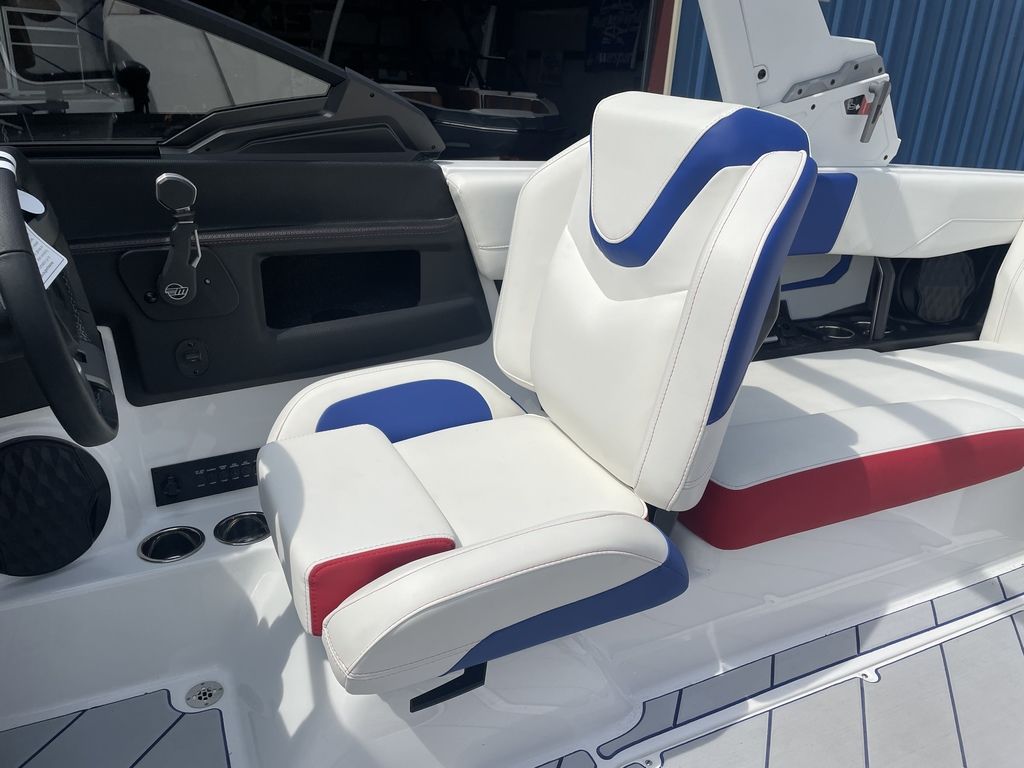 2024 Malibu Boats 22 LSV