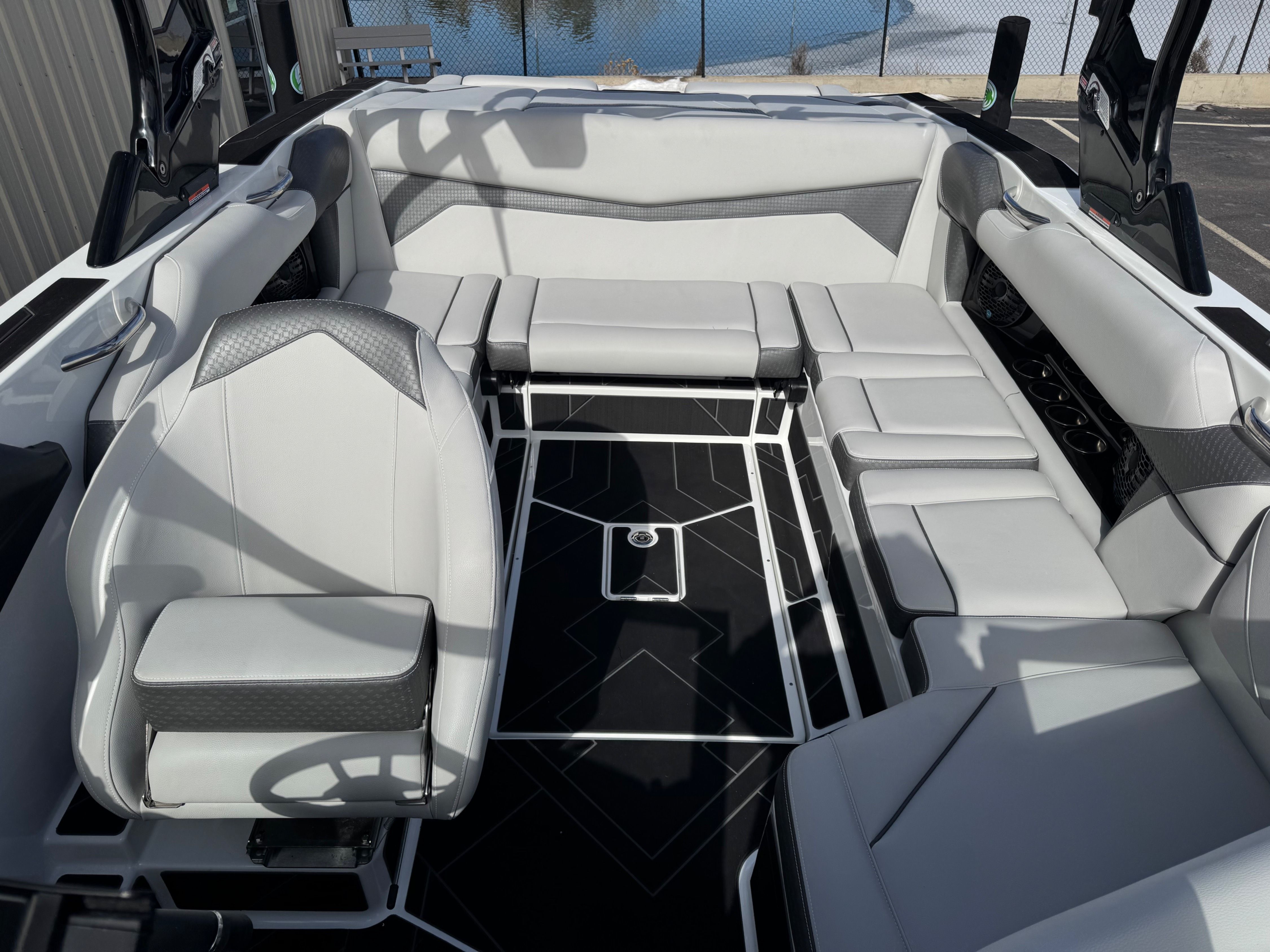 2025 Supreme S220