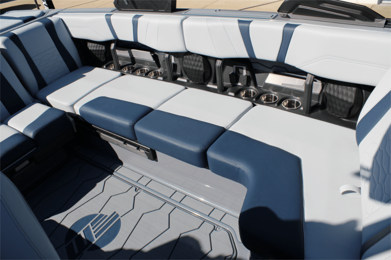 2025 Malibu 23 MXZ