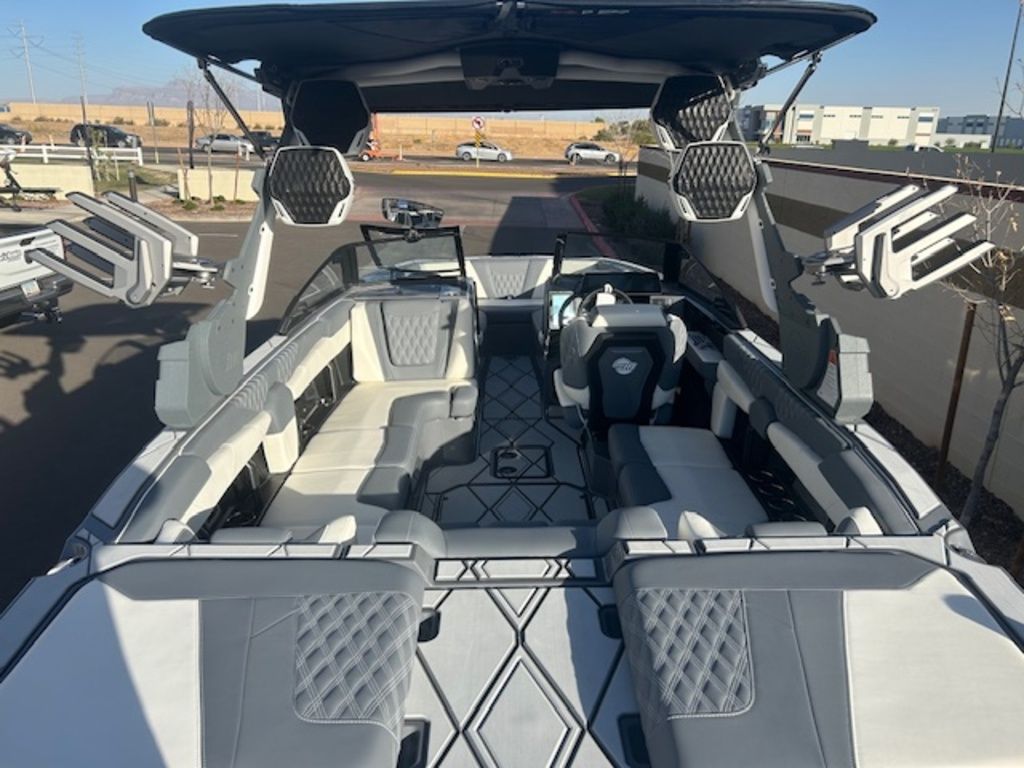 2025 Malibu Boats M230