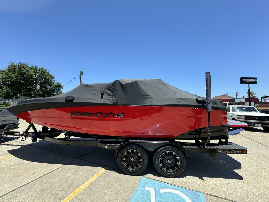 2019 MasterCraft XT22