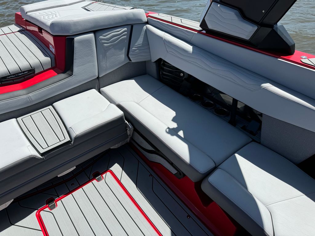 2025 Nautique G23