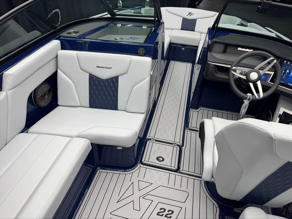 2025 MasterCraft XT22