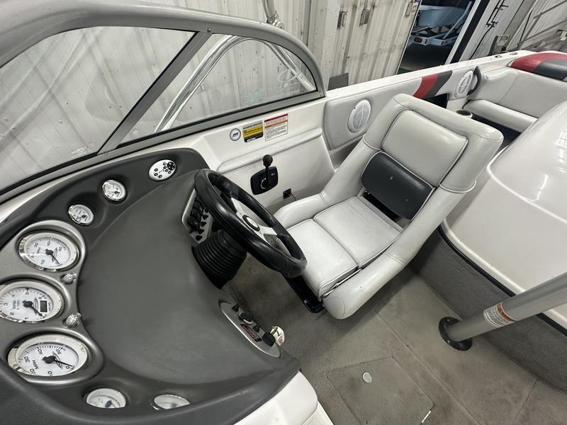 2005 Moomba Outback