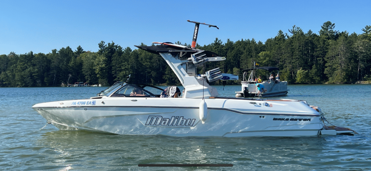 White Out – 2019 Malibu Wakesetter 25 LSV