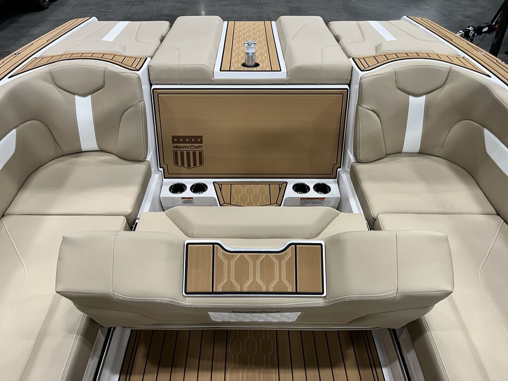 2024 MasterCraft XT22