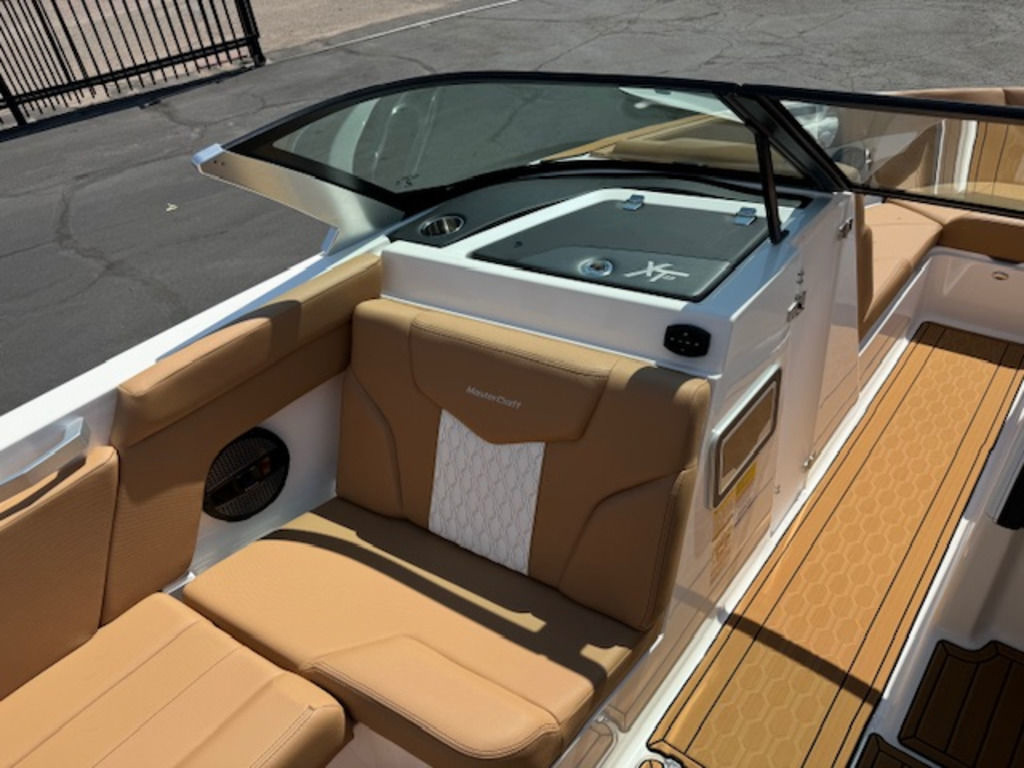 2024 Mastercraft XT23