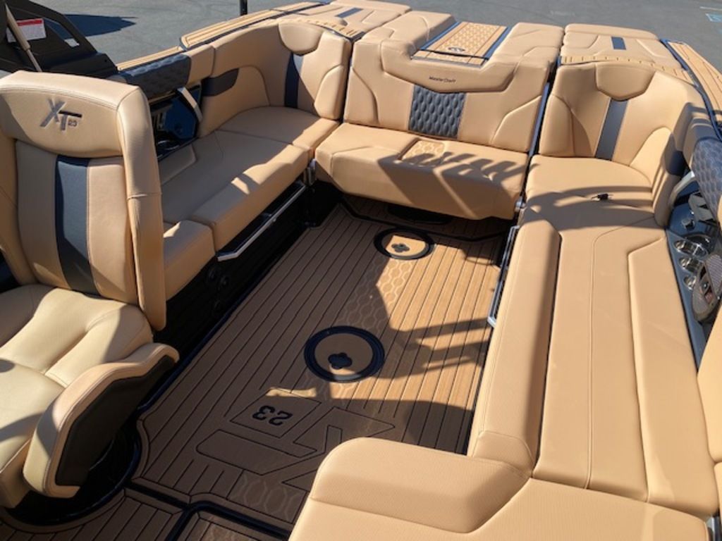 2025 MasterCraft XT23