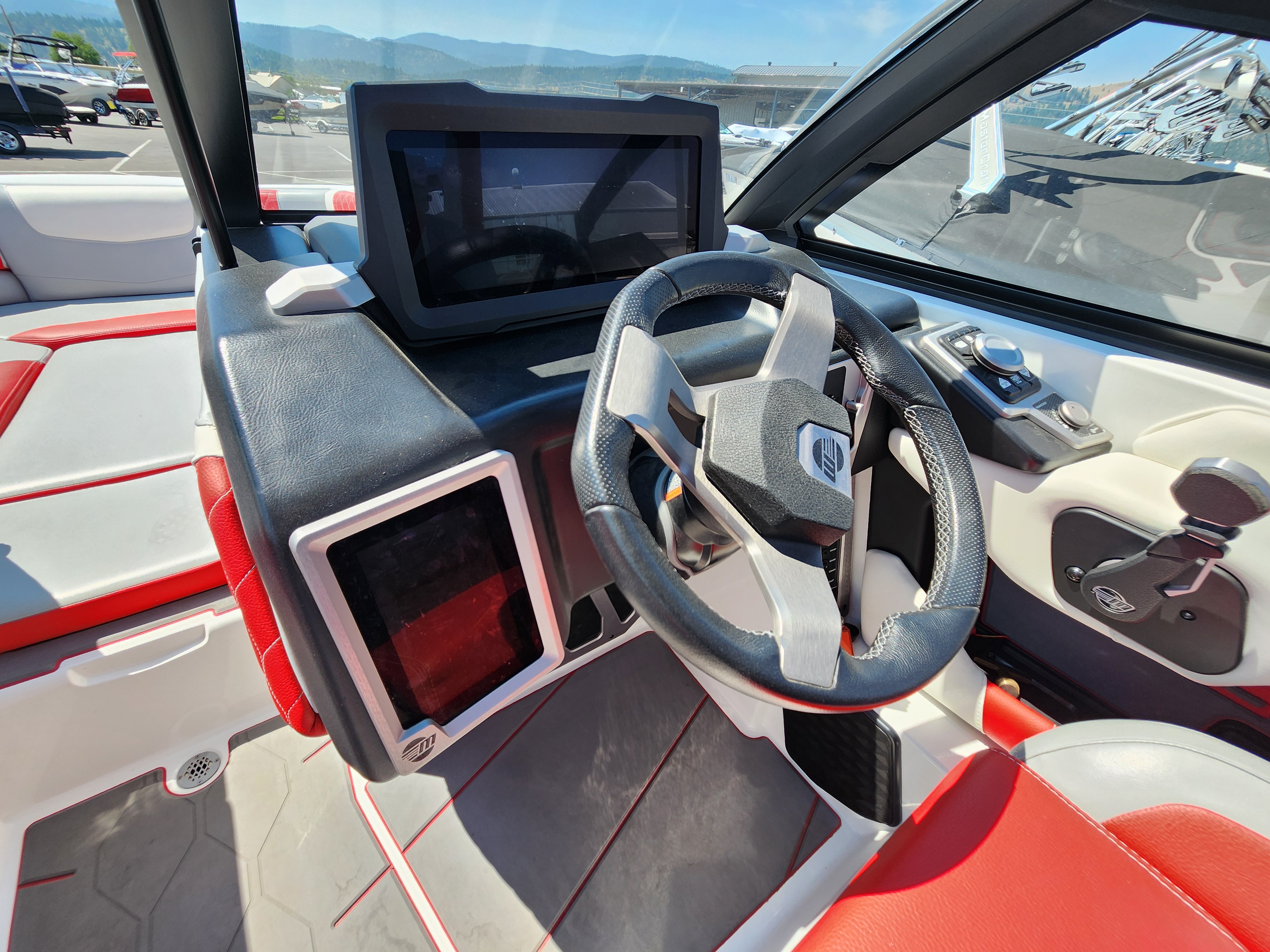 2022 Malibu M220 Icon