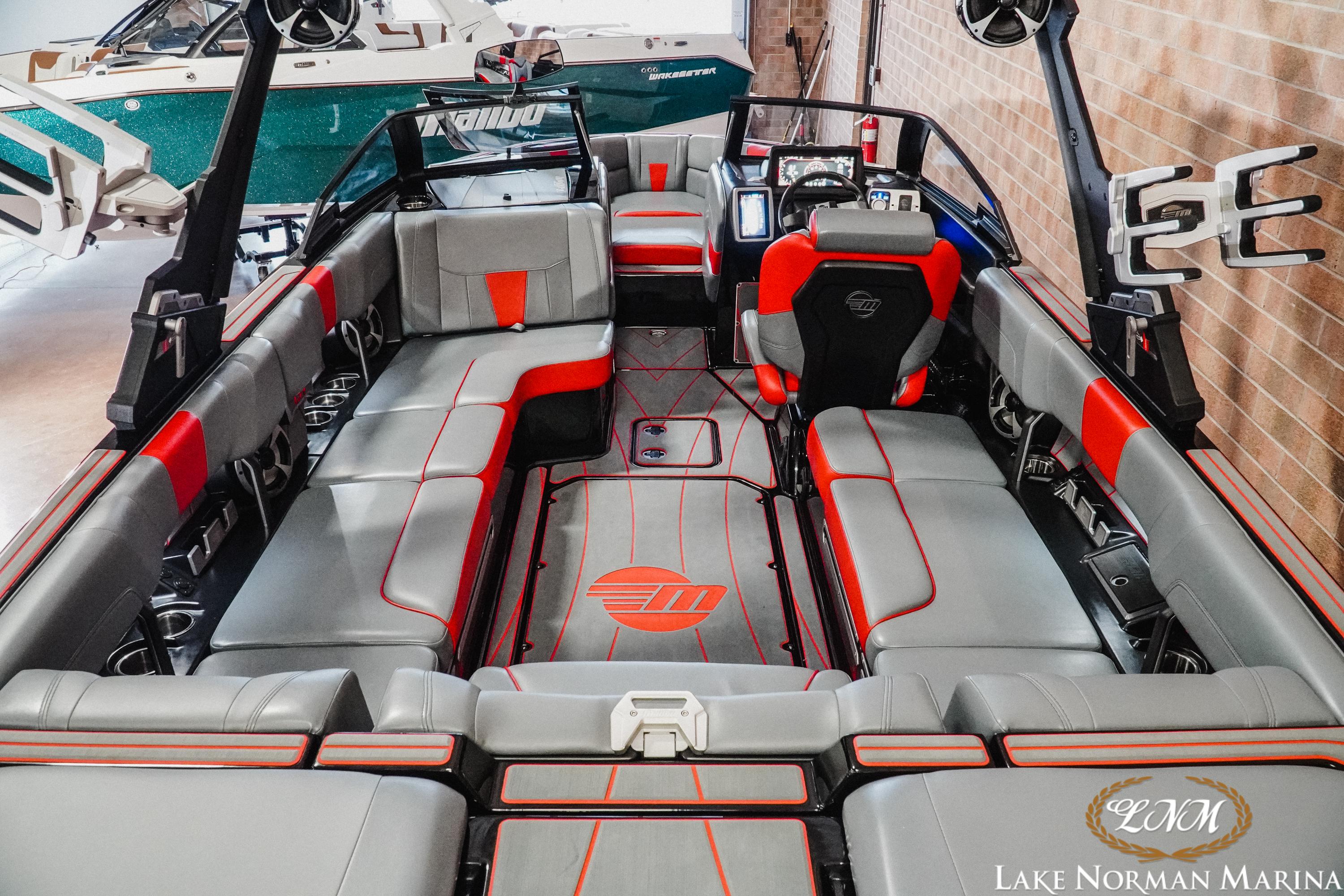 2021 Malibu 23 LSV