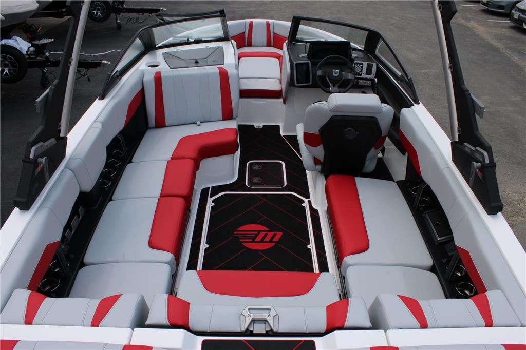 2023 Malibu 22 LSV