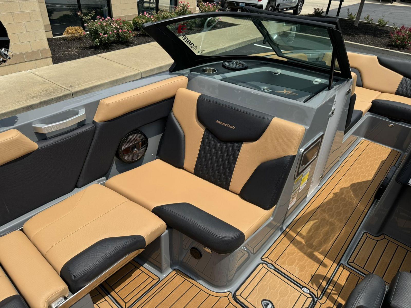 2023 MasterCraft XT24