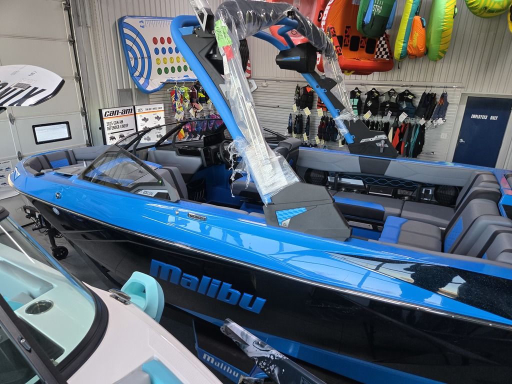 2025 Malibu Boats 23 LSV