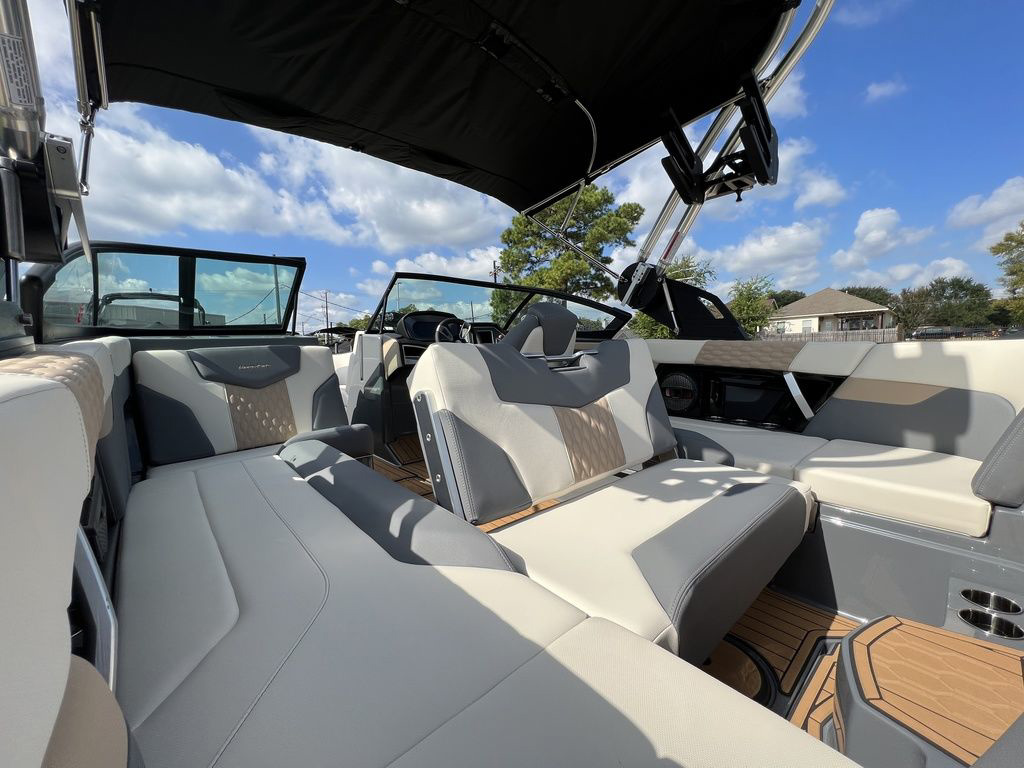2024 MasterCraft XT22