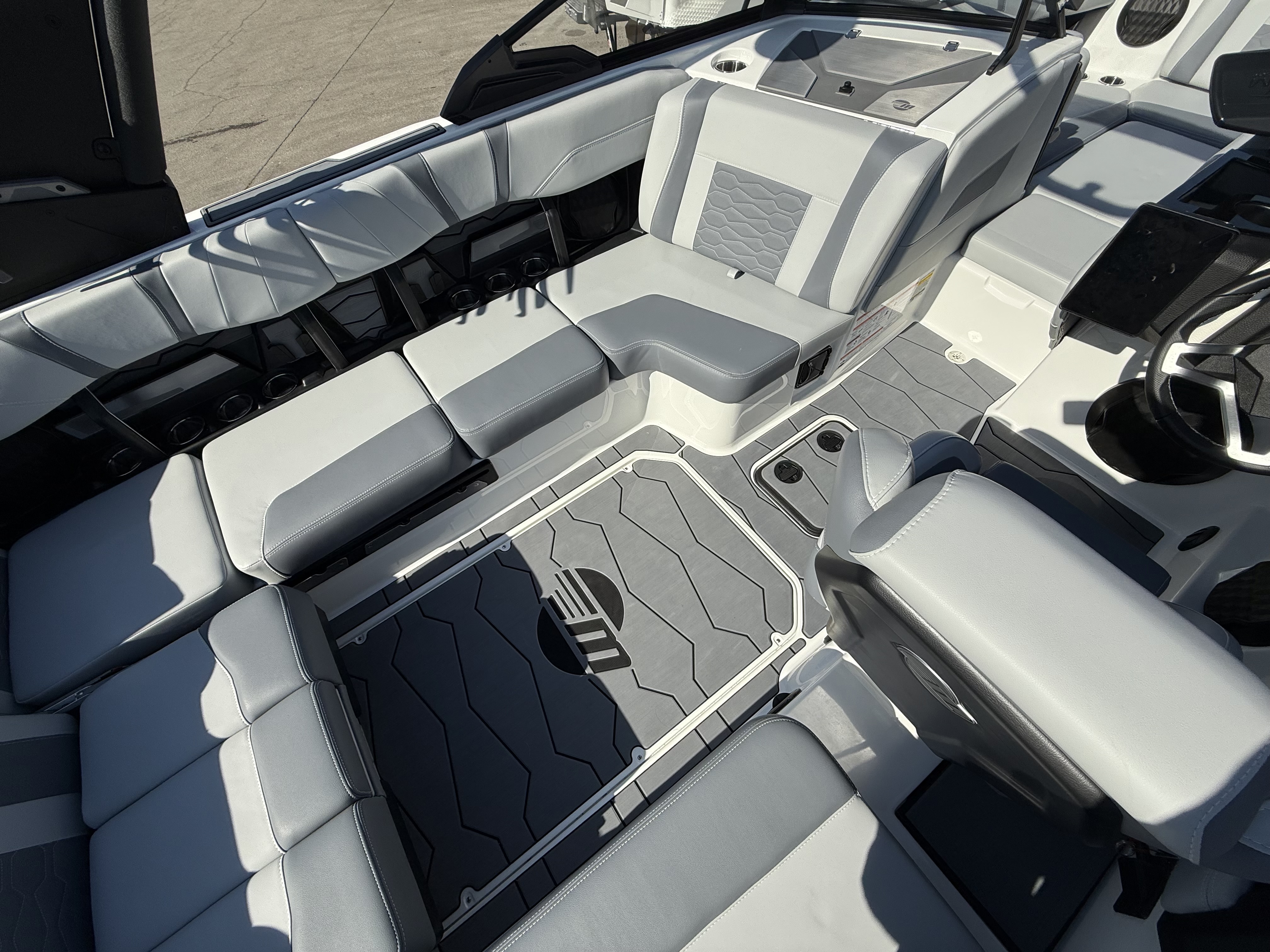 2025 Malibu 22 MXZ