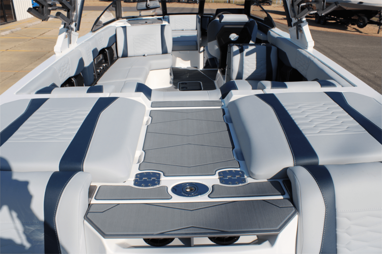 2025 Malibu 24 MXZ