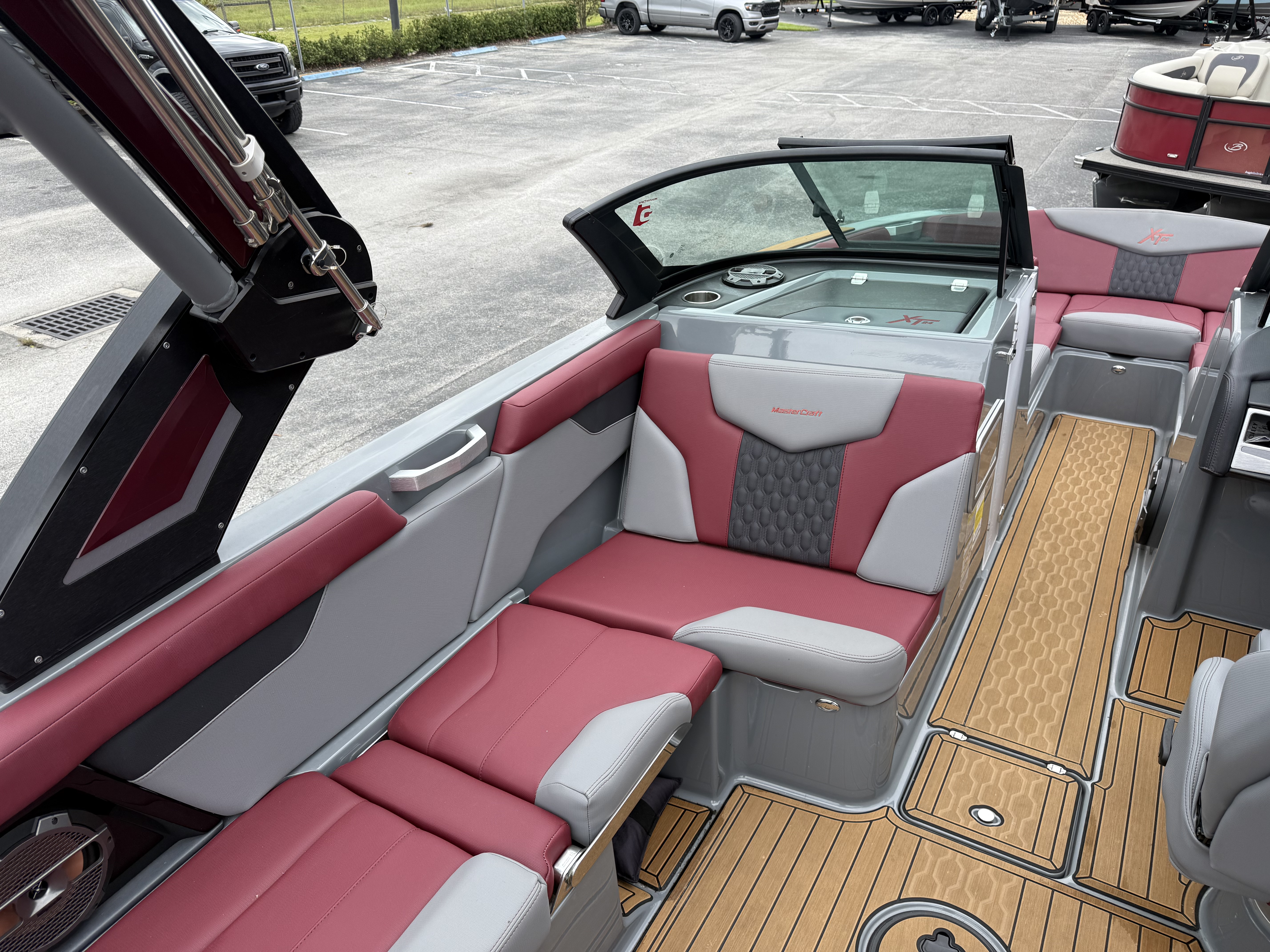 2022 MasterCraft XT24