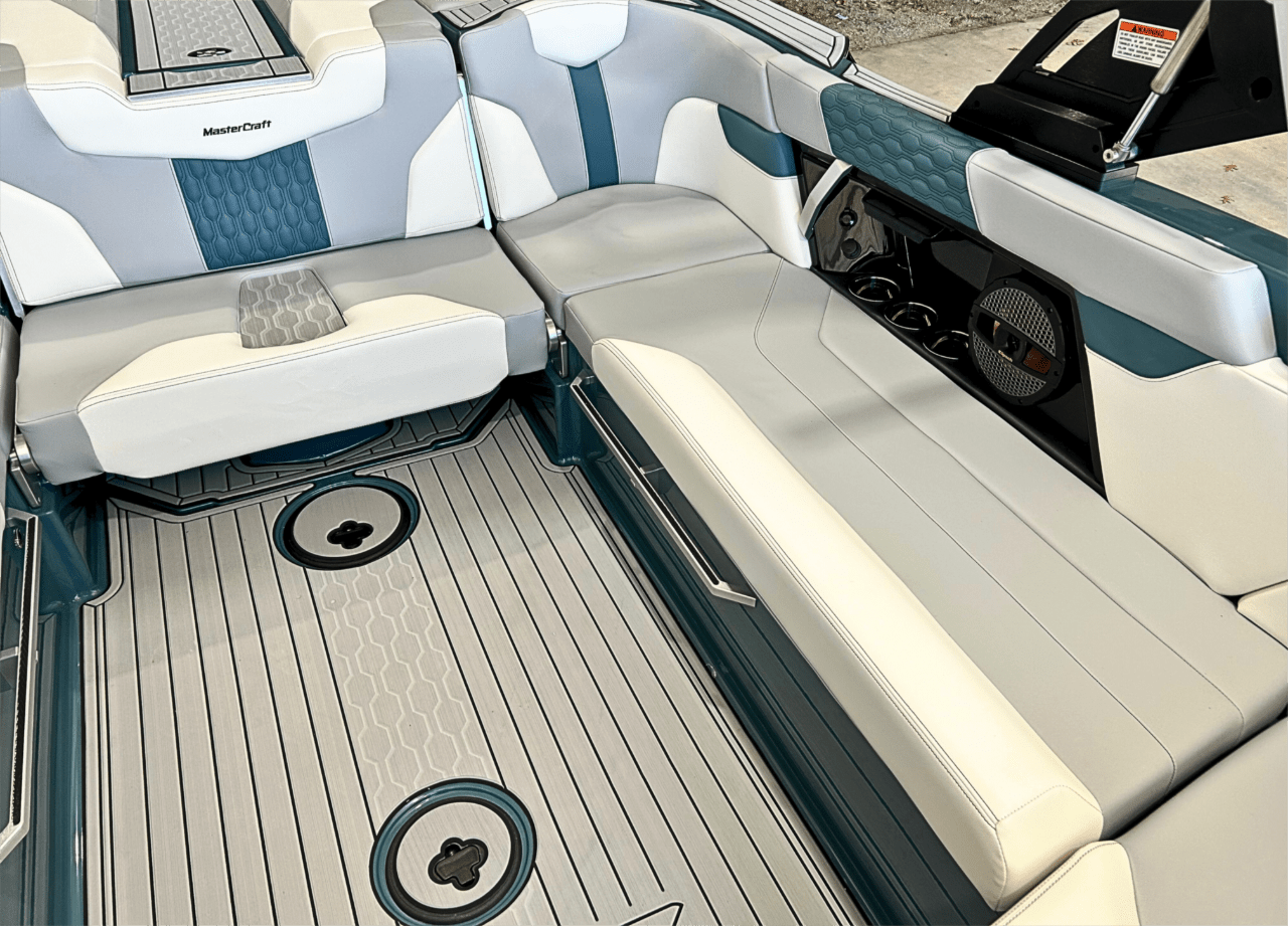 2025 MasterCraft XT22