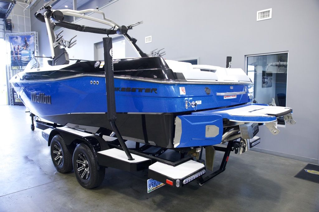 2024 Malibu Boats 23 LSV